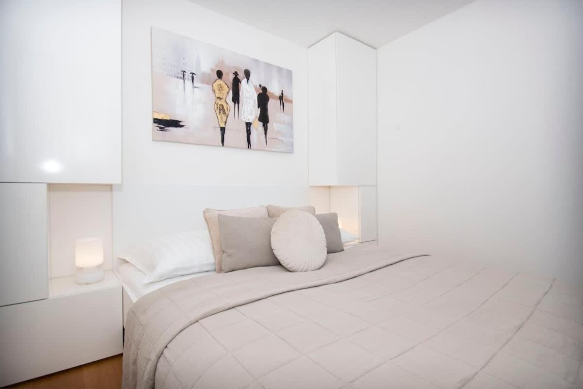Luxury 1Bdrm On The 28Th Floor Lejlighed Bratislava Eksteriør billede